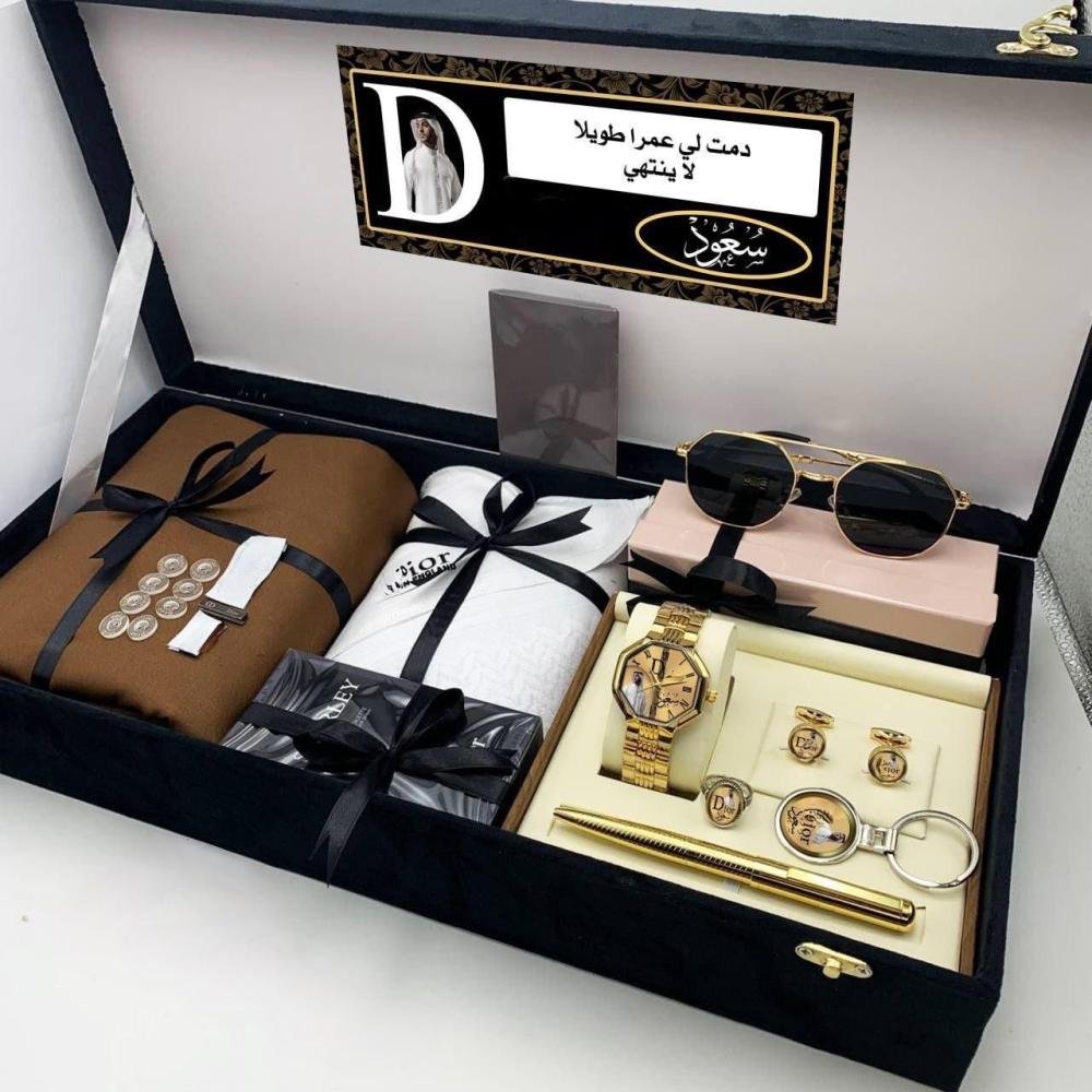 بوكس هدية رجالية فاخر مع تخصيص الاسم | ساعة، شماغ، نظارة، محفظة وإكسسوارات أنيقة