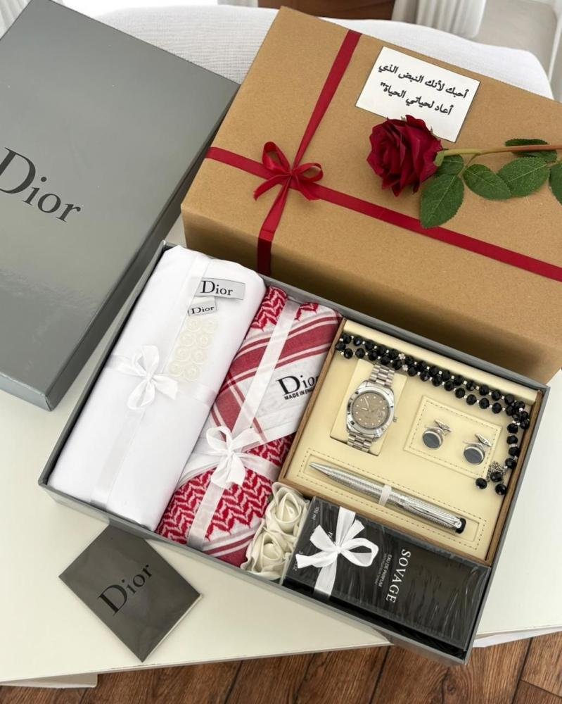 بوكس هدايا رجالي فاخر مع شماغ وساعة وعطر وإكسسوارات – هدية راقية للمناسبات