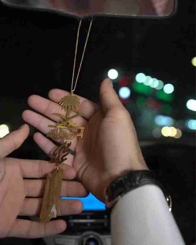 تعليقة سيارة سيفين ونخلة بالاسم لمراية السيارة